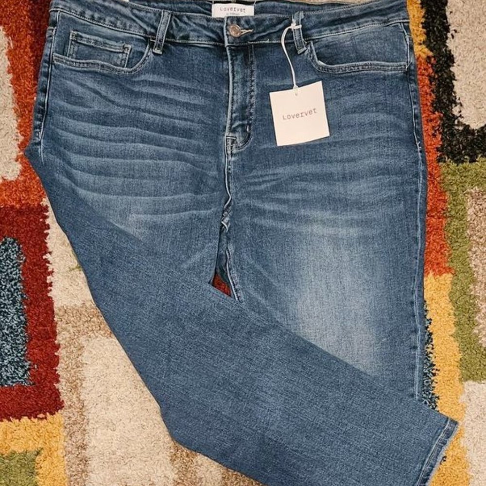 Delia Straight Jeans by Lovervet